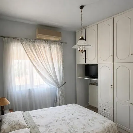 Olga's Sea & Port View House بيت للعطل *